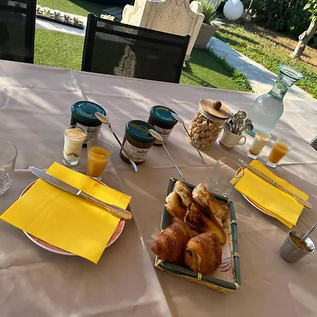 Bed & Breakfast Chambre Amandier *